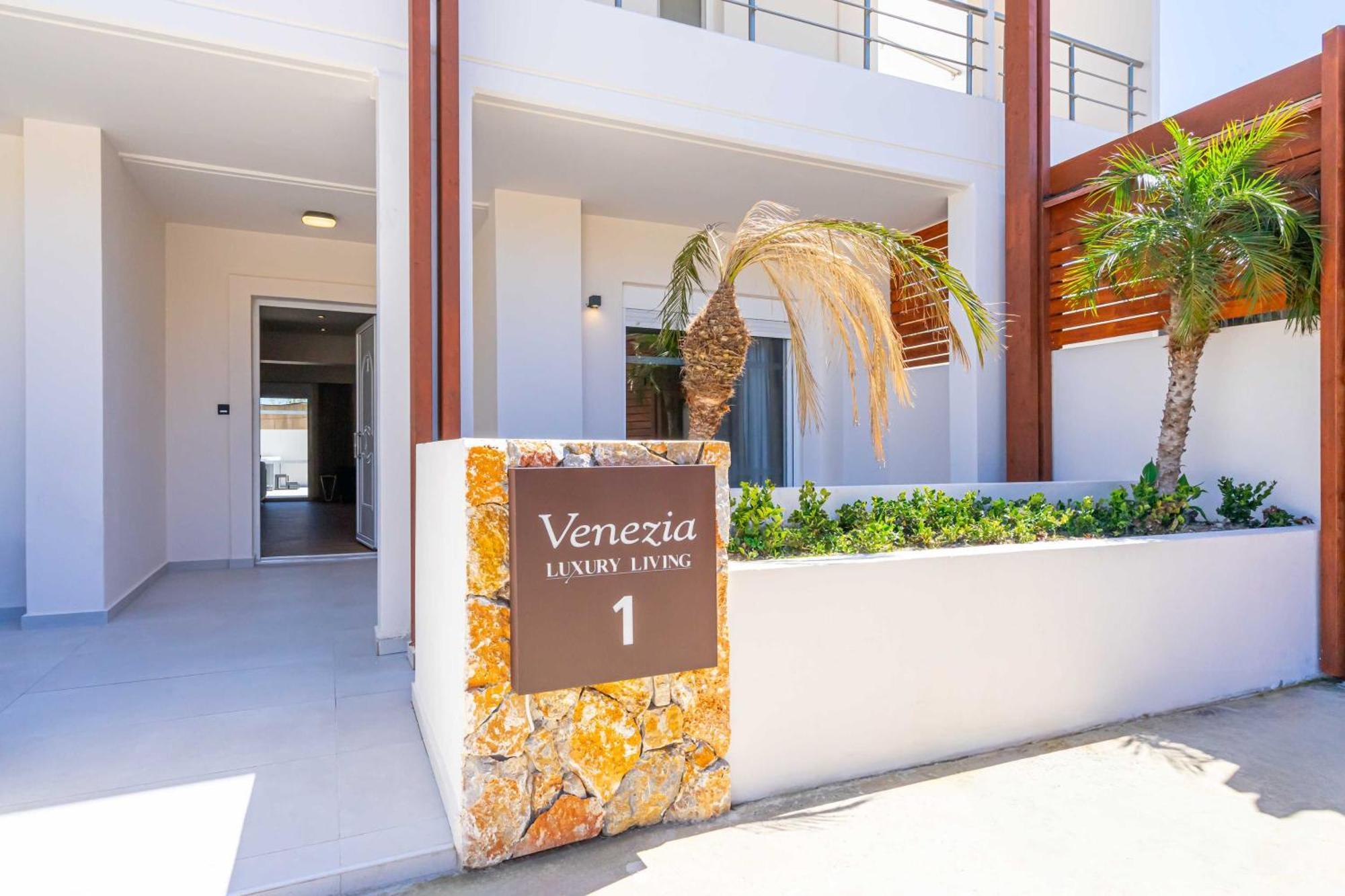 Venezia Luxury Living Villas, פליראקי מראה חיצוני תמונה